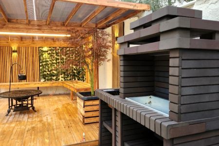 کلبه چوبی تراس دار در جاده آمل به محمود آباد