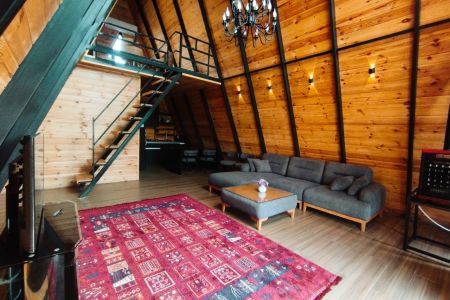 کلبه سوئیسی استخردار در آستانه - تمچال