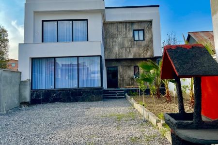 ویلا استخردار در محمودآباد - چهارخوابه