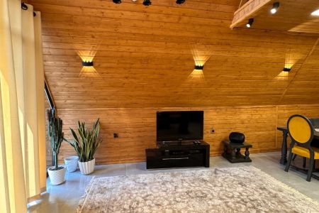 کلبه سوئیسی جکوزی دار در محمودآباد - سیارکلا