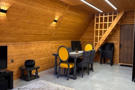 کلبه سوئیسی جکوزی دار در محمودآباد - سیارکلا