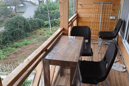 سوئیت بالکن دار فرشید در سیاهکل - ازبرم