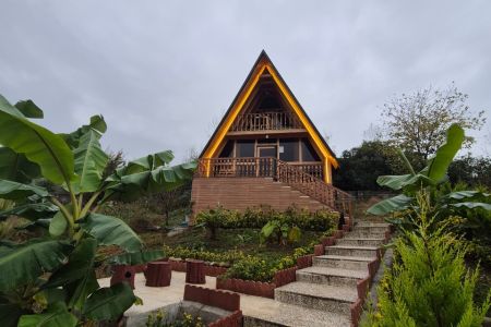 کلبه سوئیسی جکوزی دار در بابلکنار - هلی خال