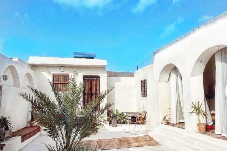 بوم گردی نزدیک قلعه پرتغالی ها هرمز - ۲تخته