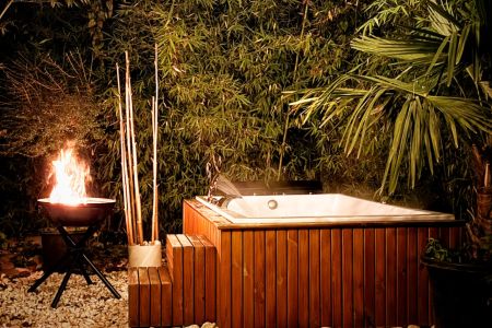 اجاره کلبه جنگلی با جکوزی در کلیشم دو هزار