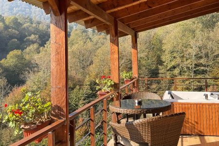 اجاره کلبه جکوزی دار در رامسر - رمک