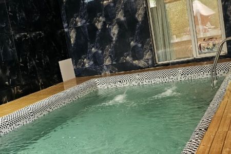 ویلا استخردار در چهارباغ - لشکرآباد