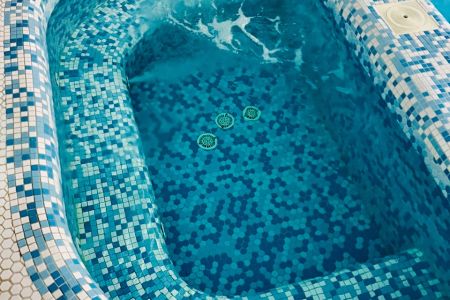 ویلا دوبلکس با استخر و جکوزی در رودهن - نمیر