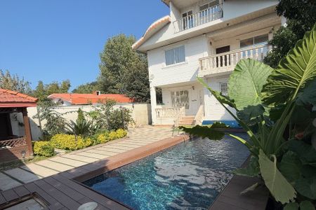 ویلا استخردار در خشک اسطلخ زیباکنار - ۴خوابه