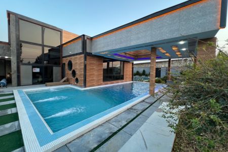 ویلا استخردار در چهارباغ - محمدآباد افشار