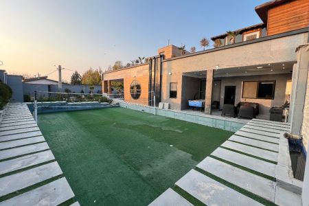 ویلا استخردار در چهارباغ - محمدآباد افشار