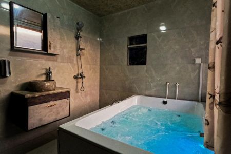 اجاره کلبه چوبی جکوزی دار در ماسال - ورمیه