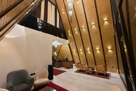 کلبه سوئیسی استخردار در چهارباغ - محمد آباد افشار