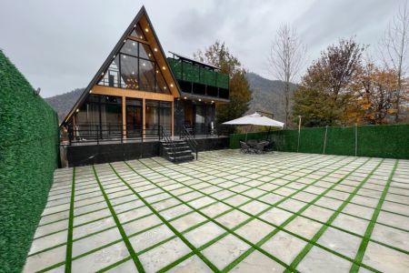 کلبه سوئیسی با جکوزی در طاسکوه