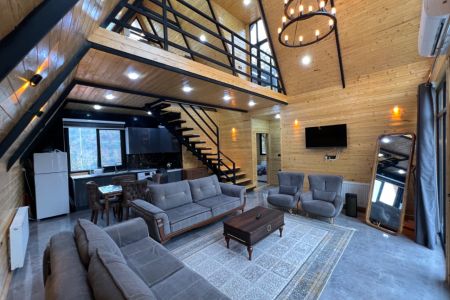 کلبه سوئیسی با جکوزی در طاسکوه