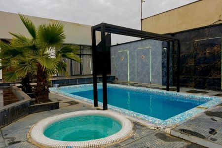 ویلا با استخر و جکوزی در چهارباغ - عرب آباد