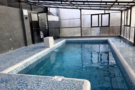 ویلای دو طبقه با استخر آبگرم در شیراز - صدرا