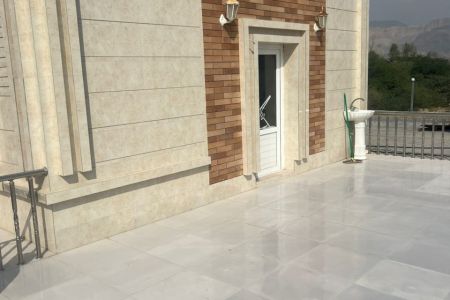 سوئیت تراس دار در پارسیان - دشتی - طبقه ۲