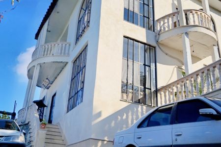 ویلا با چشم انداز کوه و جنگل در رامسر - گاورمک