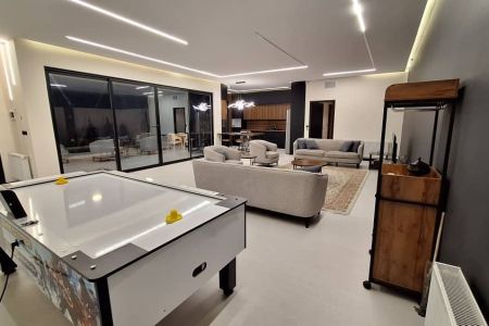 ویلا استخردار در چهارباغ - رامجین -  واحد ۲