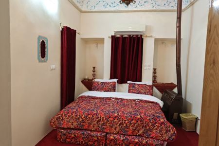 بومگردی در لنجان - زرین شهر - واحد ۶ تخته