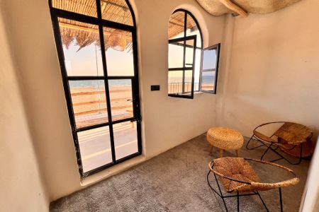 بومگردی لب دریا در قشم - سلخ