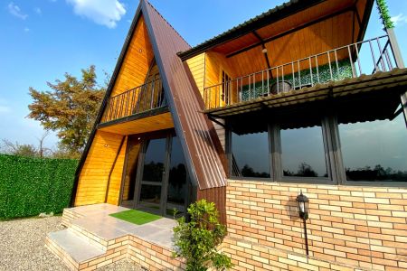 کلبه سوئیسی کنار تالاب در شفت - بداب