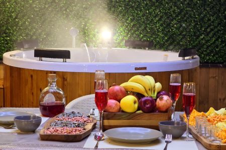 کلبه سوئیسی جکوزی دار در نشتارود - دینارسرا