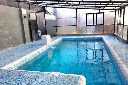 ویلای دو طبقه با استخر آبگرم در شیراز - صدرا