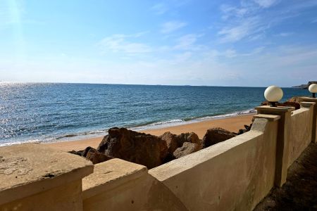 سوئیت کنار دریای عمان در چابهار - رمین - همکف