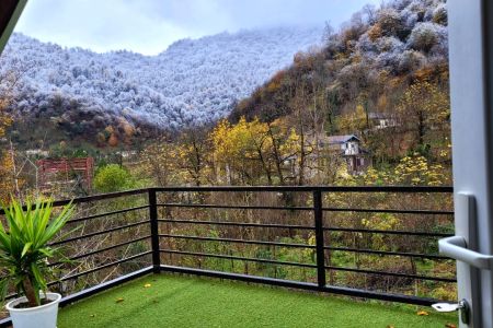 کلبه چوبی با چشم انداز زیبا در ماسال - ورمیه