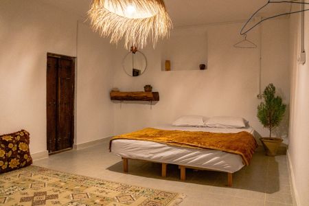 بوم گردی در قشم - گورزین - اتاق لارک