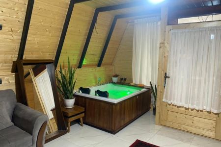 کلبه سوئیسی با وان جکوزی در سوادکوه - درازکلا