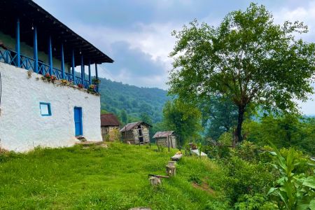 خانه روستایی دو طبقه در فومن - میان رز