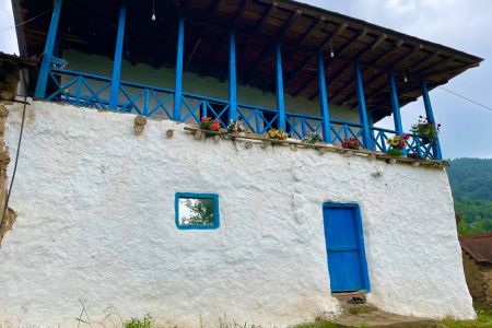 خانه روستایی دو طبقه در فومن - میان رز