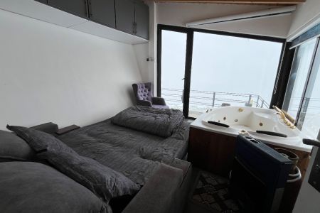 Swiss Cabin with Jacuzzi and Mountain View in Javaherdeh