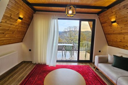 کلبه سوئیسی نزدیک سد در بهشهر - رودبار یخ کش