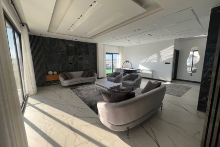 ویلا با استخر، جکوزی و روف گاردن در ایزدشهر