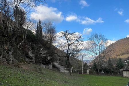 کلبه چوبی کنار رودخانه در ماسال - شالما