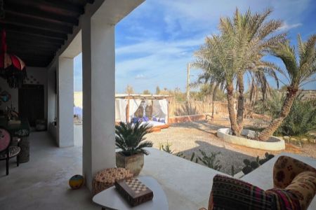 بوم گردی نزدیک دریا قشم - گاچو - ۳ تخته