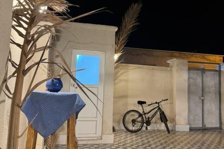 بومگردی در جزیره هرمز - اتاق آبی