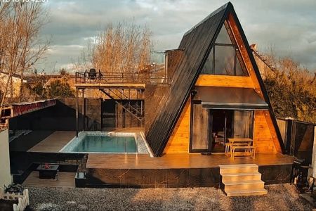 کلبه سوئیسی استخردار در آستانه - تمچال