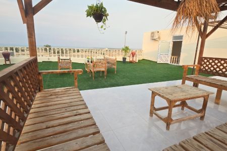 خانه با روف گاردن در چاه مبارک - بساتین - همکف