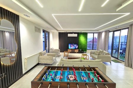 ویلای دو طبقه با استخر آبگرم در شیراز - صدرا