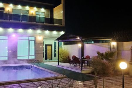 ویلا استخردار در چهارباغ - شهرک زعفرانیه - و ۲