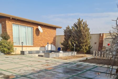 ویلا استخردار در جاده چهارباغ