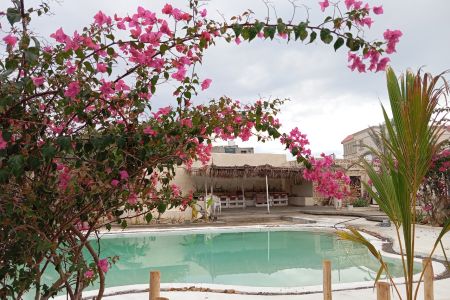 بوم گردی با استخر سانسی در سوزا - میداف