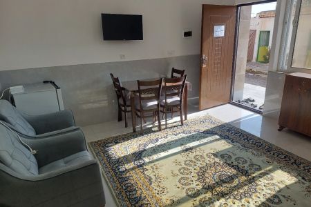 اجاره سوئیت با حوضچه آبگرم در محلات - واحد یک