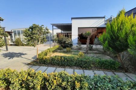 ویلا استخردار در چهارباغ - رامجین