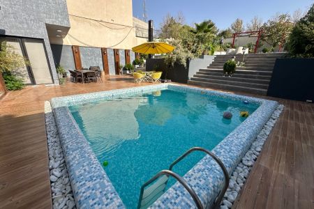 ویلا استخردار با زمین والیبال در رودهن - خورین